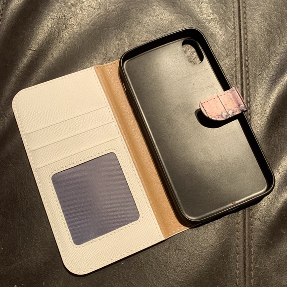 iPhone XR wallet phone case. - Picture 2 of 3